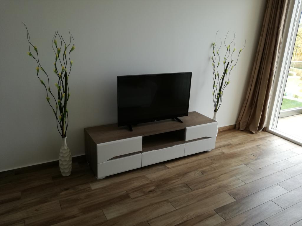 Apartment Victoria Добра-Вода Экстерьер фото