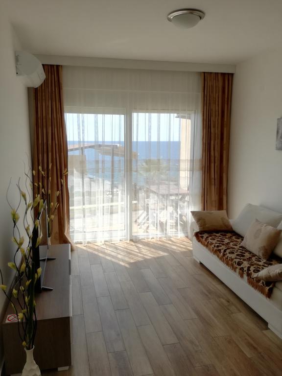 Apartment Victoria Добра-Вода Экстерьер фото